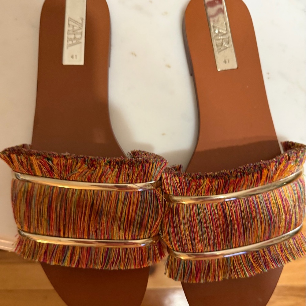 Zara Multicolor Fringe Slide Mules with Gold Trim $20 size 10 —41